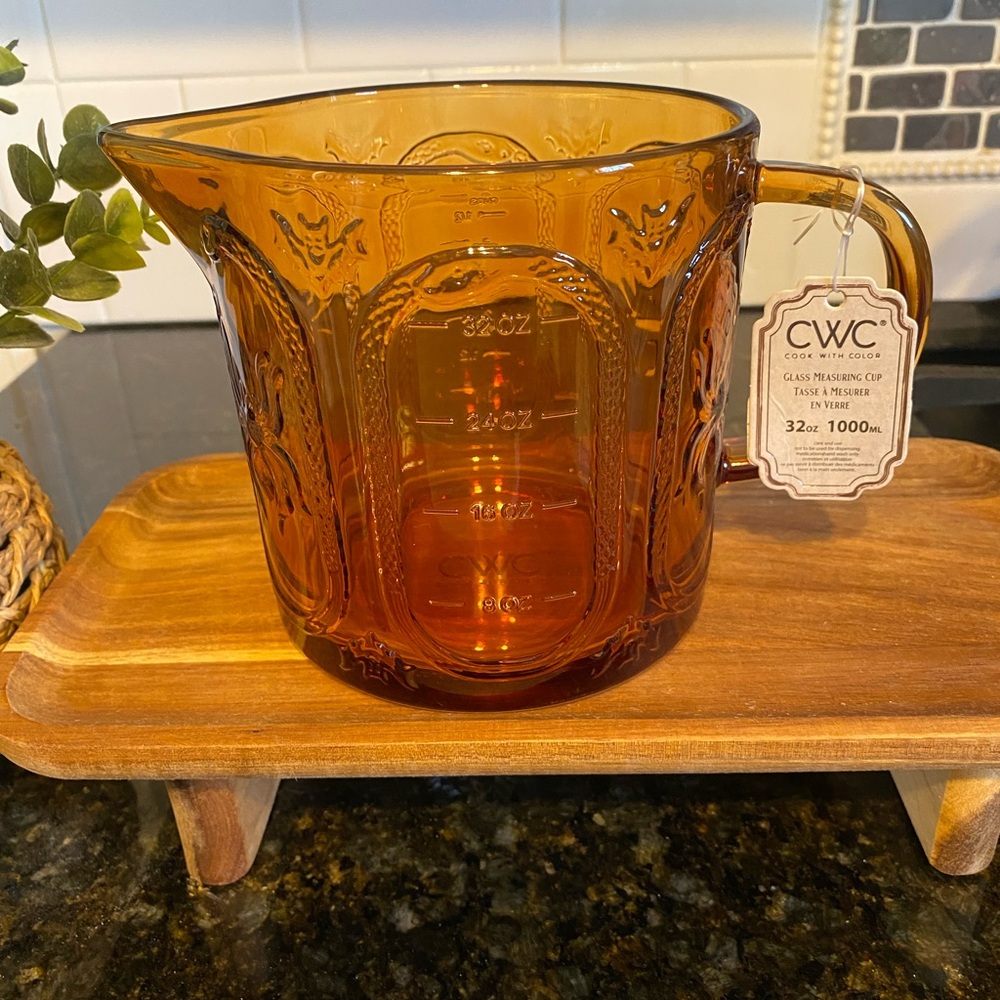 CWC Halloween Glass Measuring Cup With Spiders, Bats & Snakes Orange Amber 32oz